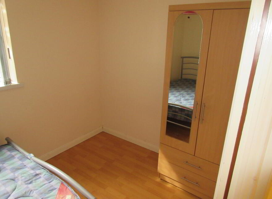 Great Apartment, 68c University Avenue, Queens Quarter, Belfast, BT7 1GY
