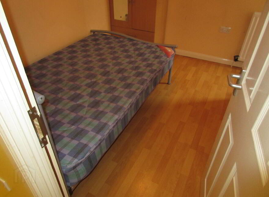 Great Apartment, 68c University Avenue, Queens Quarter, Belfast, BT7 1GY
