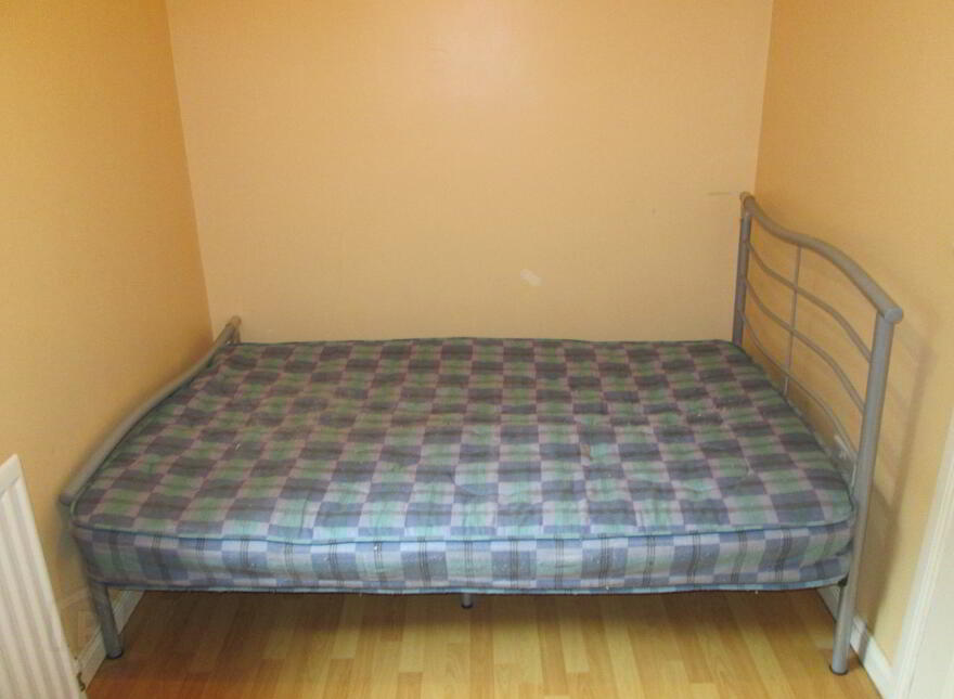 Great 4 Bedroom Apartment, 68A University Avenue, Queens Quarter, Belfast, BT7 1GY