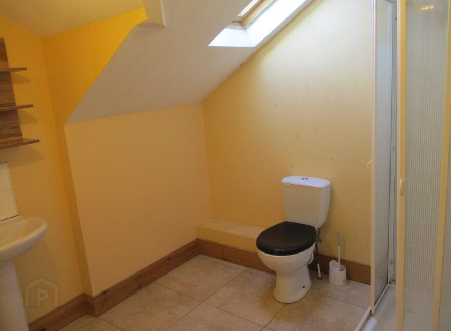 Great Apartment, 131C University Avenue, Queens University Quarter, Belfast, BT7 1GZ