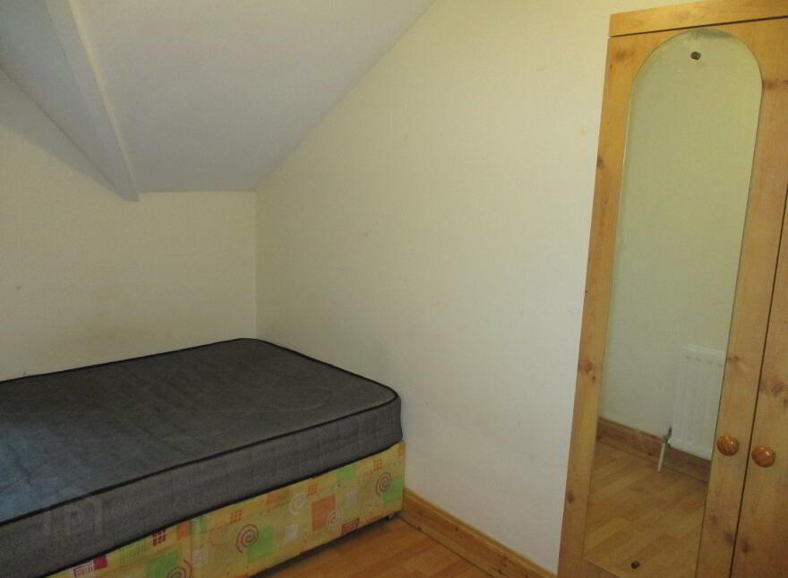 Great Apartment, 131C University Avenue, Queens University Quarter, Belfast, BT7 1GZ