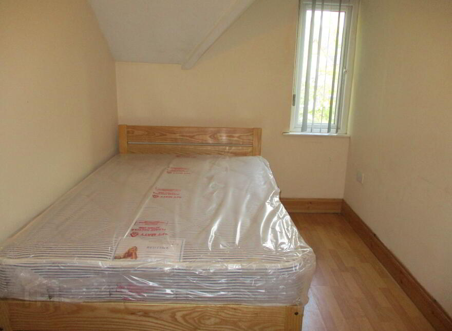 Great Apartment, 131C University Avenue, Queens University Quarter, Belfast, BT7 1GZ