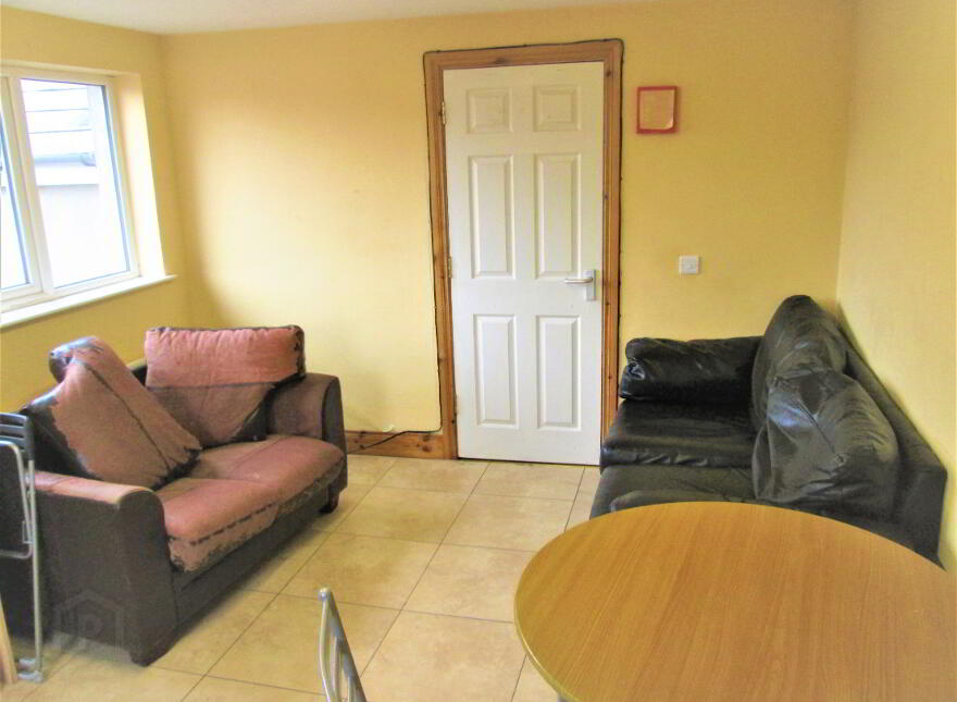 Great Apartment, 131C University Avenue, Queens University Quarter, Belfast, BT7 1GZ