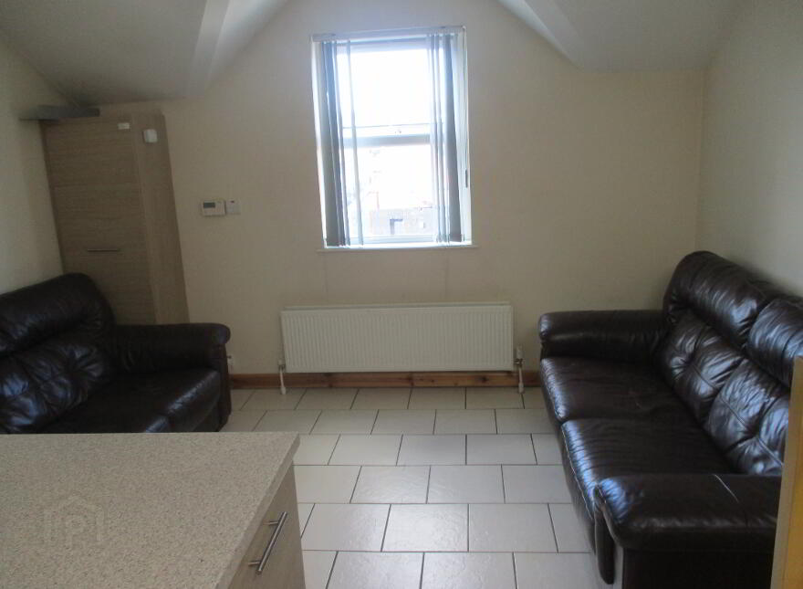 Great Apartment, 165g University Street, Queens University Quarter, Belfast, BT7 1HR