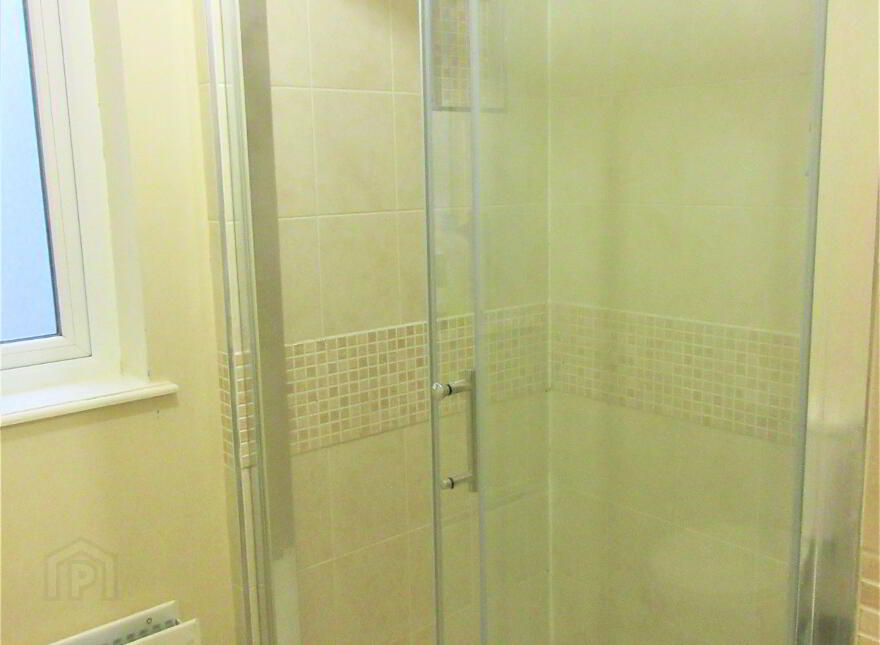 Great Apartment, 165c University Street, Queens University Quarter, Belfast, BT7 1HR