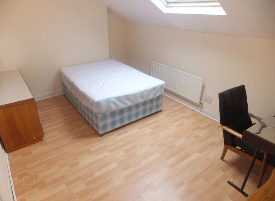 13 Agincourt Avenue, Holylands, Belfast, BT7 1QA
