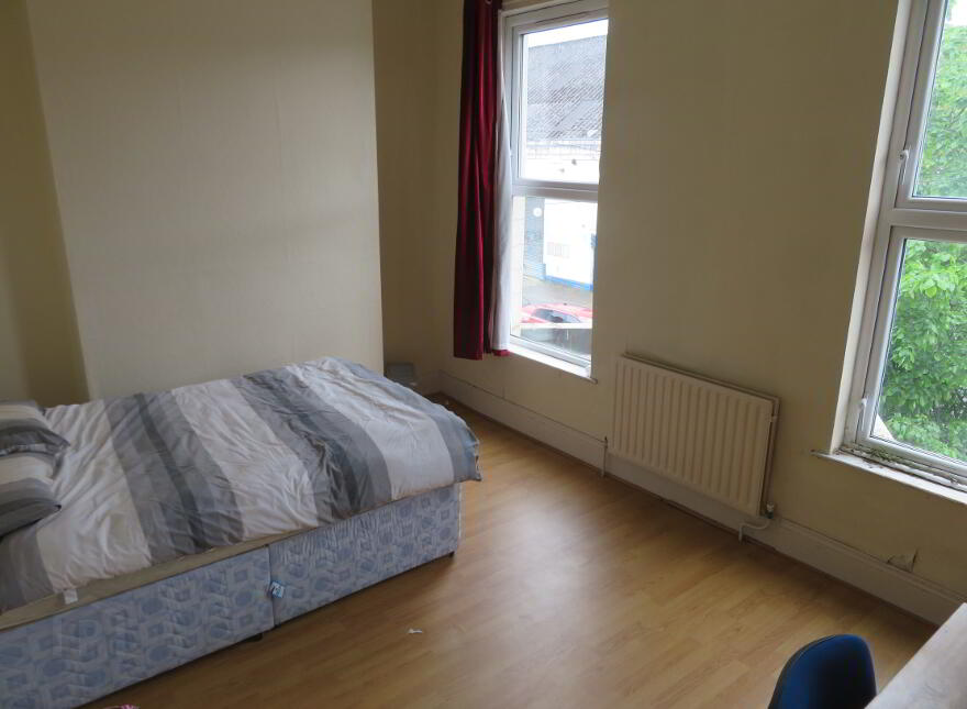 13 Agincourt Avenue, Holylands, Belfast, BT7 1QA