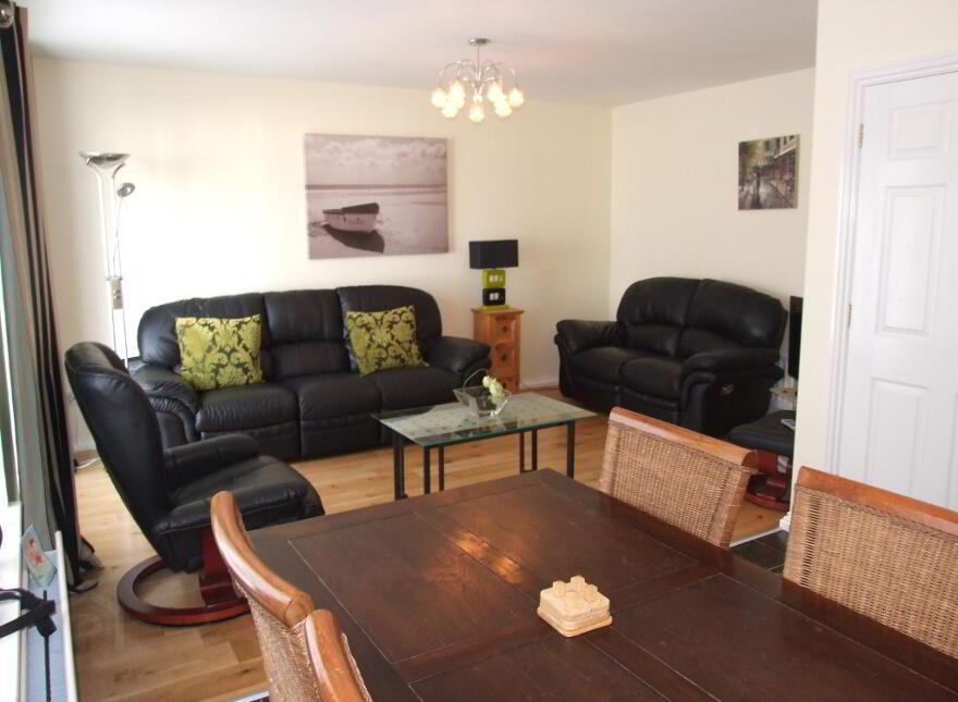 37 Old Castle Court (Student Let), Portrush, BT56 8GR