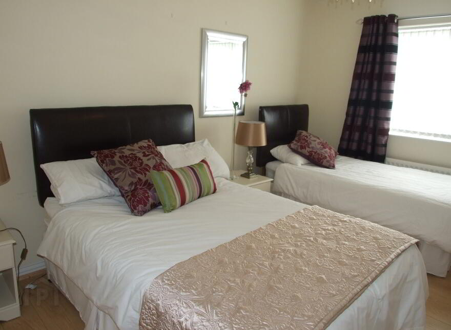 37 Old Castle Court (Student Let), Portrush, BT56 8GR