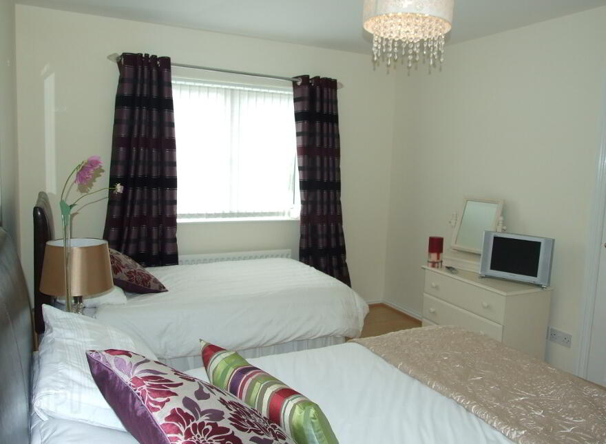 37 Old Castle Court (Student Let), Portrush, BT56 8GR
