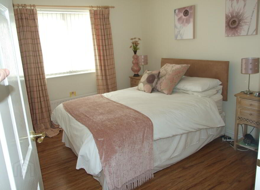 37 Old Castle Court (Student Let), Portrush, BT56 8GR