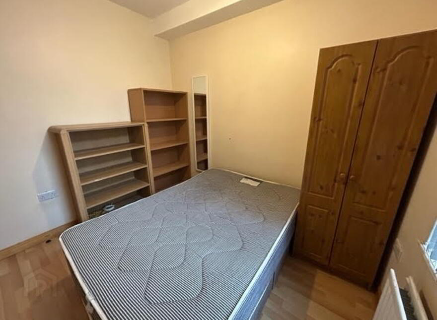 Great Apartment, 41a Agincourt Avenue, Queens Quarter, Belfast, BT7 1QA