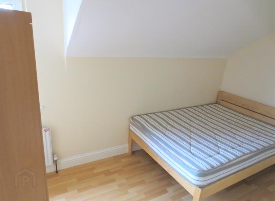 Upstairs Apartment, 53E Agincourt Avenue, University Quarter!, Belfast, BT7 1QA