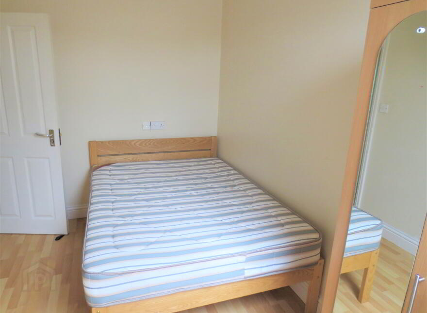 Upstairs Apartment, 53E Agincourt Avenue, University Quarter!, Belfast, BT7 1QA