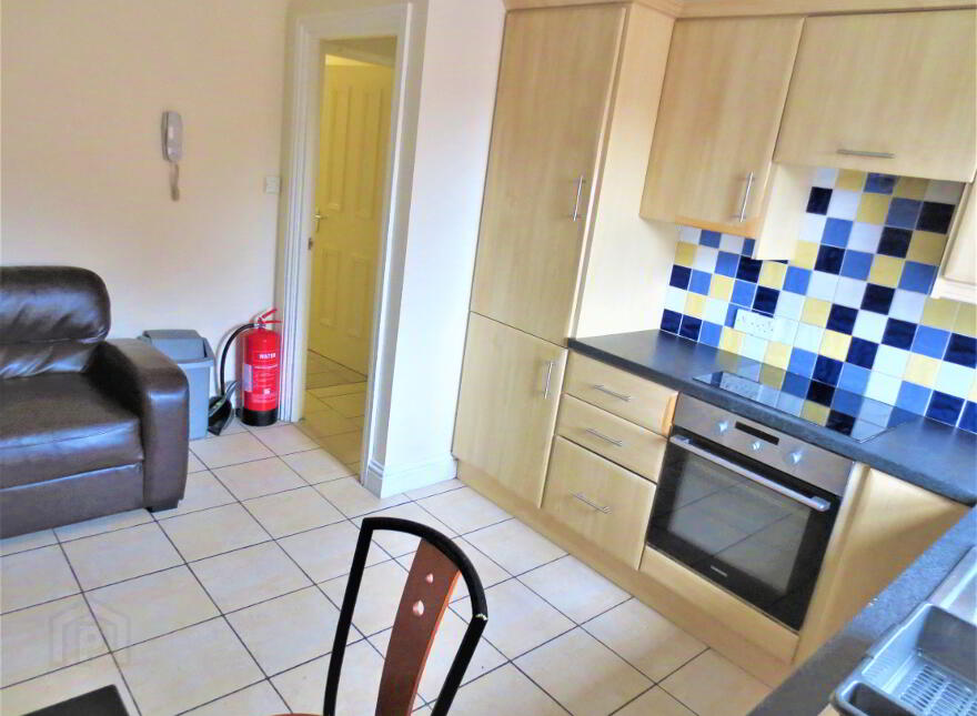 Upstairs Apartment, 53E Agincourt Avenue, University Quarter!, Belfast, BT7 1QA