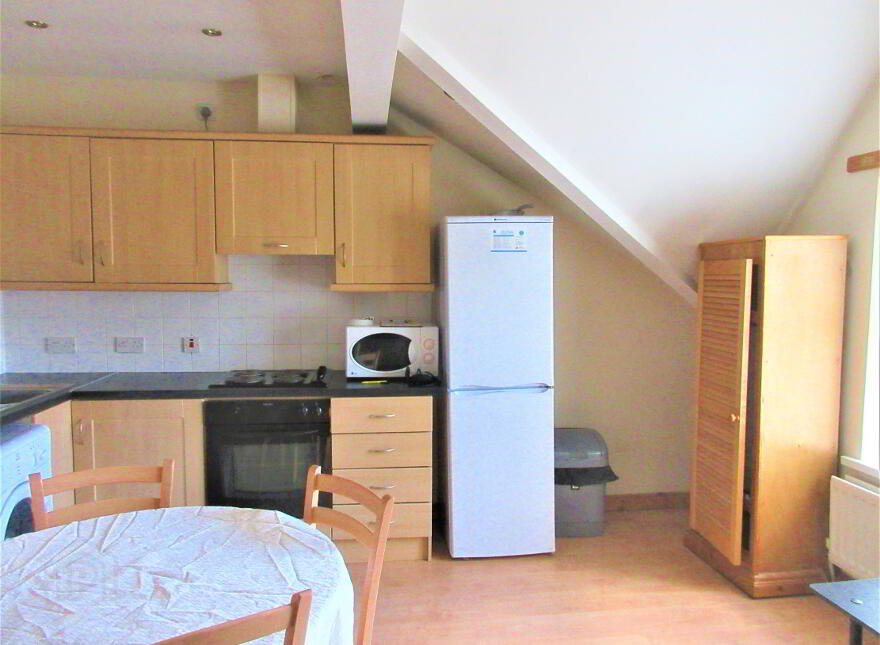 Great Apartment, 7C Canterbury Street, Botanic Area ~ Behind Queens Un...Belfast, BT7 1LB