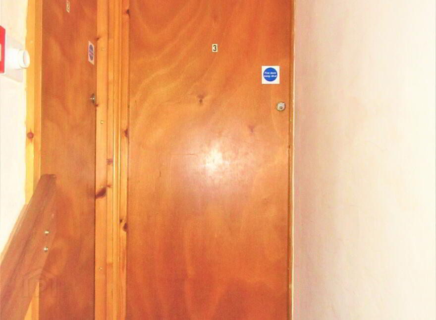Great Apartment, 7C Canterbury Street, Botanic Area ~ Behind Queens Un...Belfast, BT7 1LB
