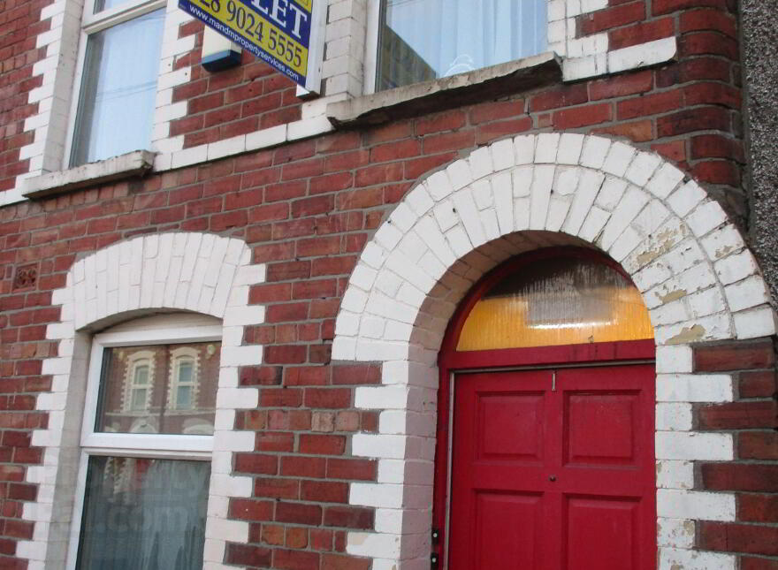 A Great Apartment, 1 Carmel Street, Queens Quarter, Belfast, BT7 1QE photo