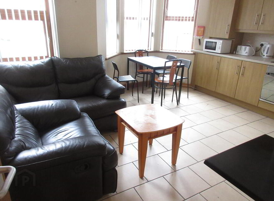 Great 3 Bedroom Apartment, 2A Carmel Street, University Quarter!, Belfast, BT7 1QE