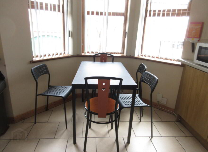 Great 3 Bedroom Apartment, 2A Carmel Street, University Quarter!, Belfast, BT7 1QE