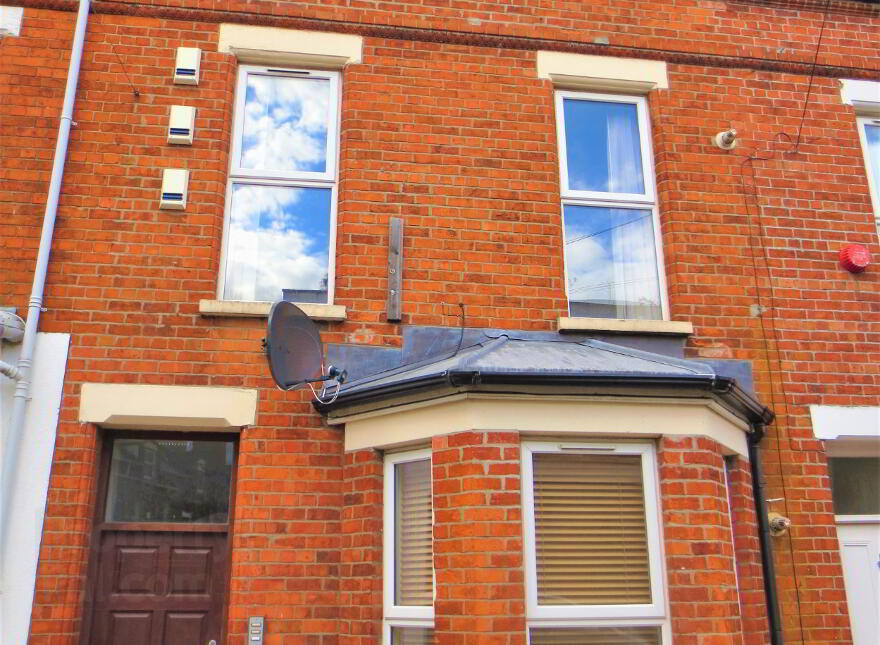 Great Apartment, 88b Cromwell Road, Botanic Area!, Belfast, BT7 1JY photo