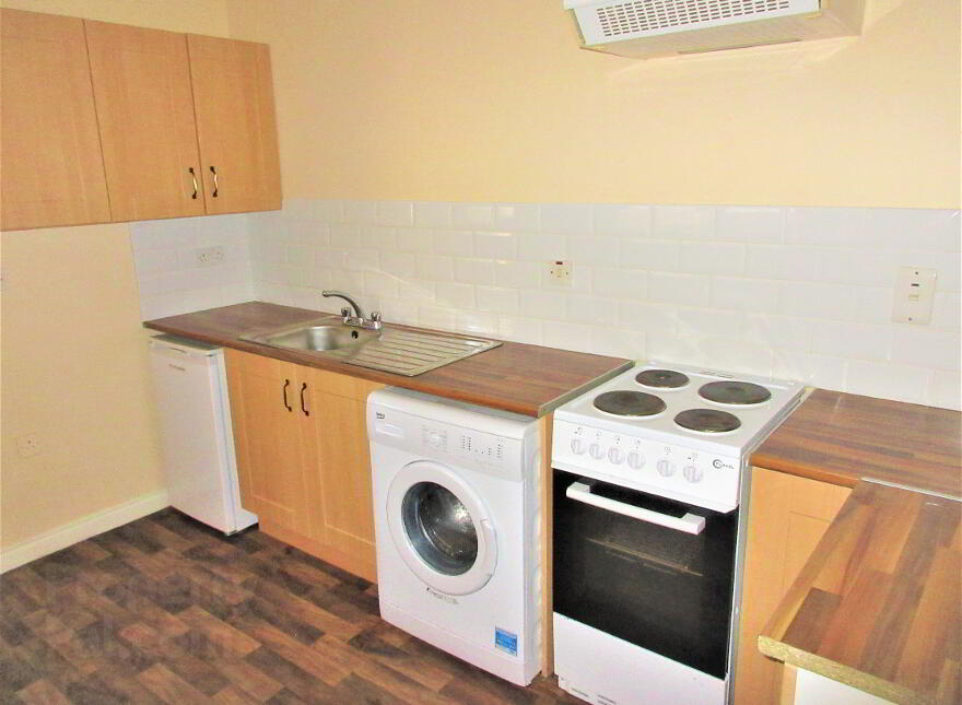 Great Apartment, 20a Fitzroy Avenue, Botanic Area Behind Queens, Belfast, BT7 1HX photo