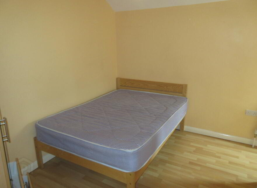 New Build Apartment, 76a Rugby Avenue, Queens Quarter, Belfast, BT7 1RG