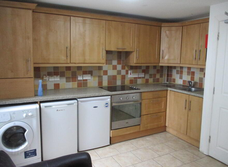 Upstairs Apartment, 16B Rugby Avenue, University Quarter!, Belfast, BT7 1RG