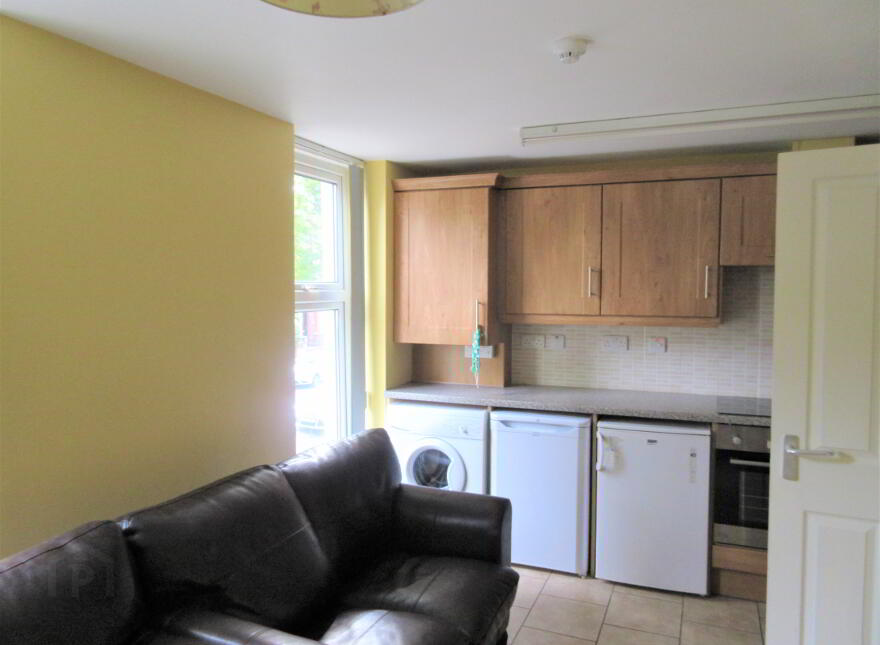 New Build Apartment, 76b Rugby Avenue, Queens Quarter, Belfast, BT7 1RG
