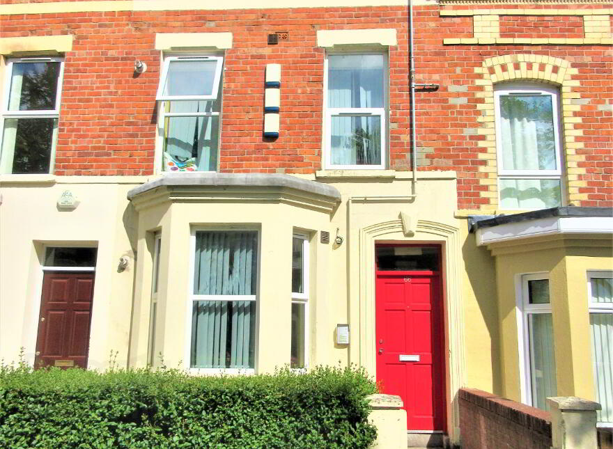 Great Apartment, 66a Rugby Avenue, Queens Quarter, Belfast, BT7 1GZ photo
