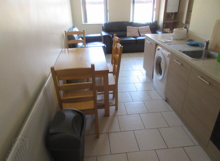 New Build Apartment, 165c University Street, Queens Quarter!, Belfast, BT7 1GX