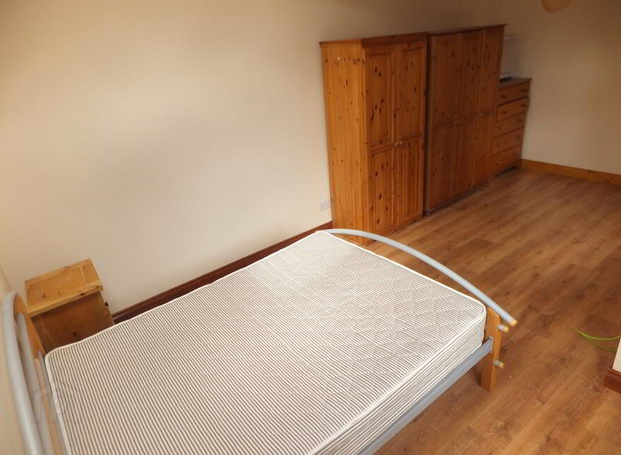 Flat 2, 34 Tates Avenue, Belfast, BT9 7BY