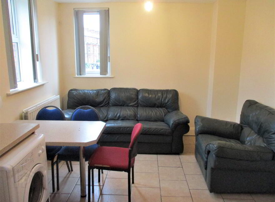 3 Bedroom Apartment, 26B University Avenue, Queens Quarter, Belfast, BT7 1GY