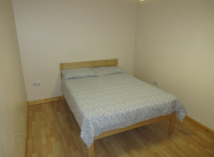 Great Apartment, 165e University Street, Queens Quarter, Belfast, BT7 1HR