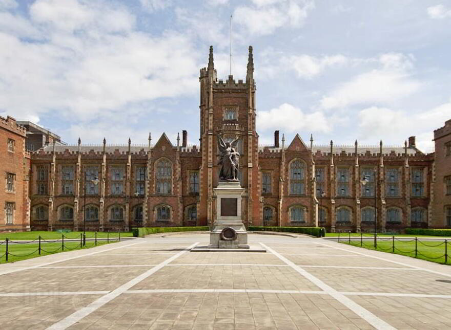 Great Apartment, 165e University Street, Queens Quarter, Belfast, BT7 1HR