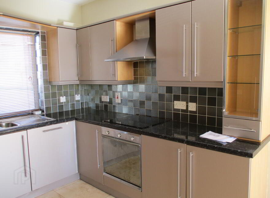 10 Castle Place, Enniskillen, BT74 7NP