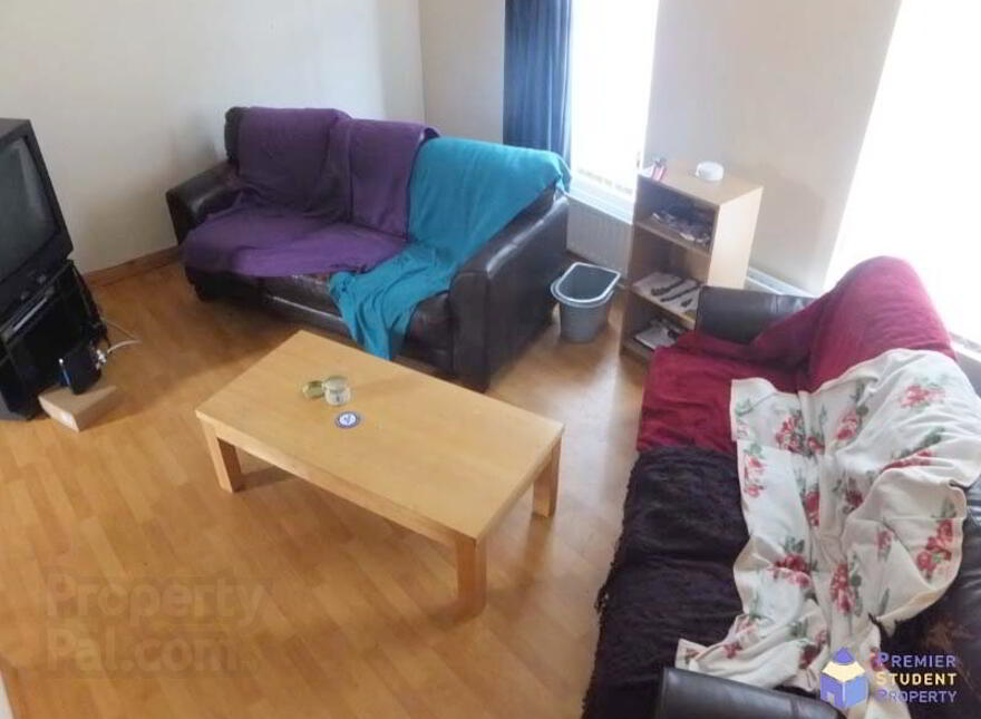 Unit 2, 139 University Avenue, Belfast, BT7 1GX photo