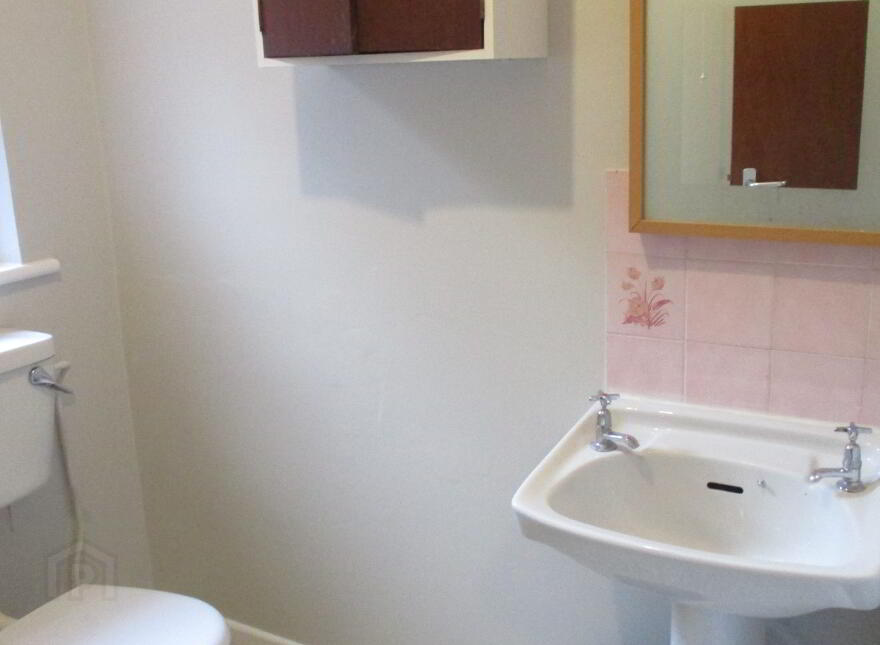 Great Apartment, 36B University Avenue, Queens Quarter, Belfast, BT7 1GY