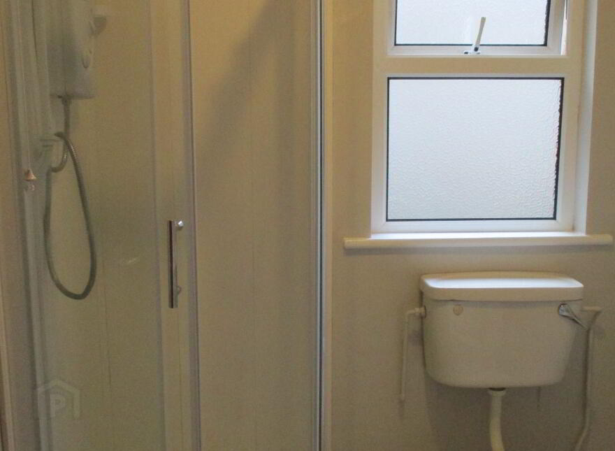 Great Apartment, 36B University Avenue, Queens Quarter, Belfast, BT7 1GY