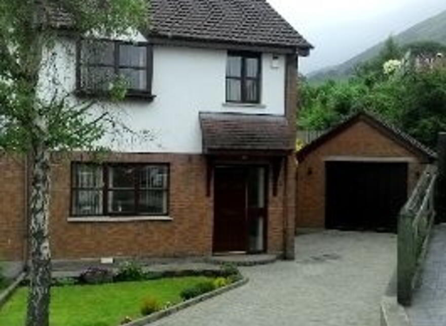 3 Lyndhurst Court, Belfast, BT13 3XE