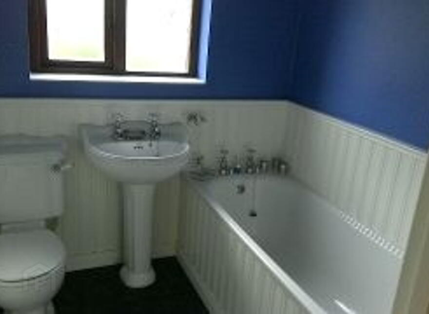 3 Lyndhurst Court, Belfast, BT13 3XE