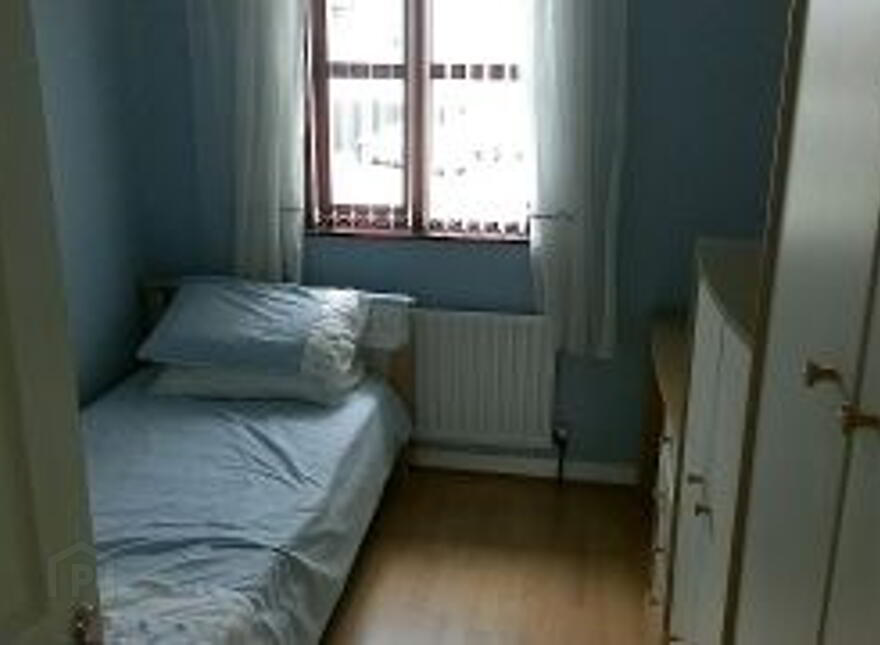 3 Lyndhurst Court, Belfast, BT13 3XE