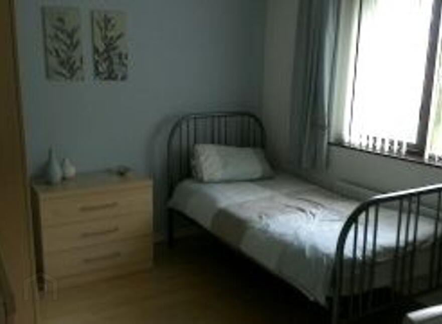 3 Lyndhurst Court, Belfast, BT13 3XE