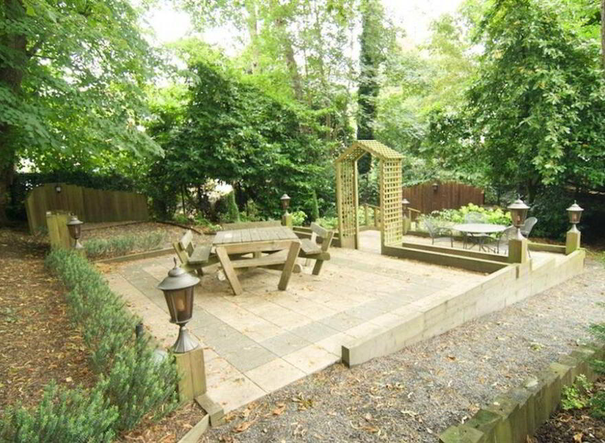 Sandown Manor, Sandown Road, Belfast, BT5 6GQ