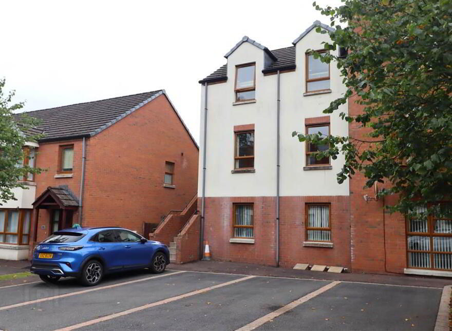 26 Redwood Grove, Dunmurry, Lisburn, BT17 9RN