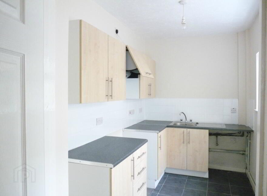 28 Dewey Street, Belfast, BT13 3GT