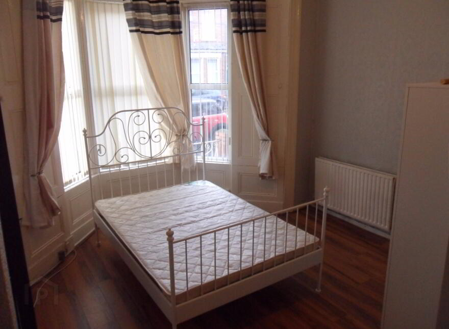 1, 26 Wolesley Street, Botanic, Belfast, BT7 1LG