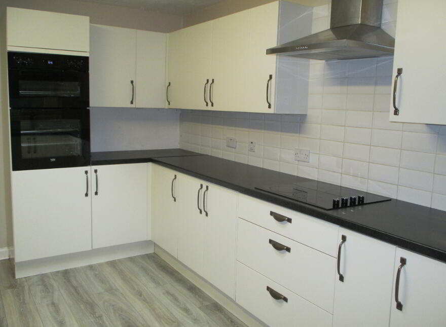 Belfast Road, Carrickfergus, BT38 8BU