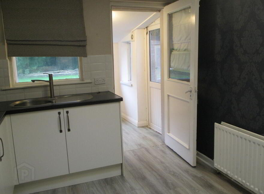 Belfast Road, Carrickfergus, BT38 8BU