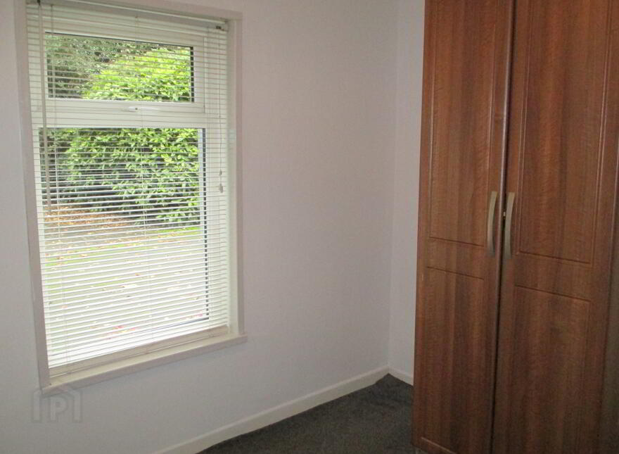 Belfast Road, Carrickfergus, BT38 8BU